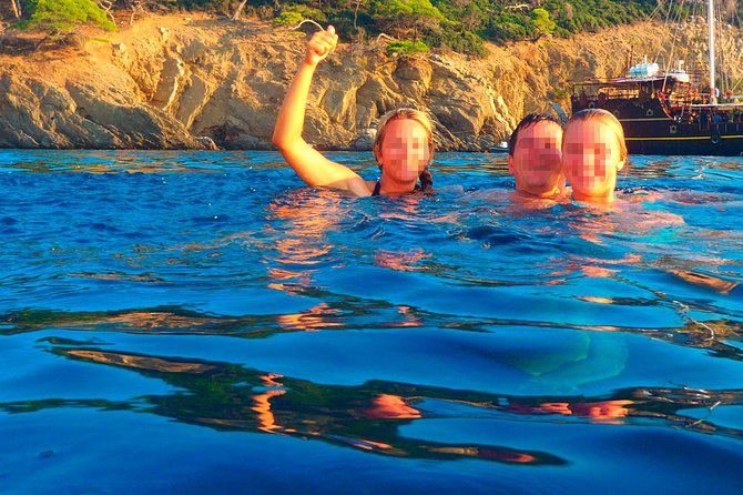 3 hours Kassandra Sunset or Day sailing yacht tour - Choosing daytime sailing or sunset light