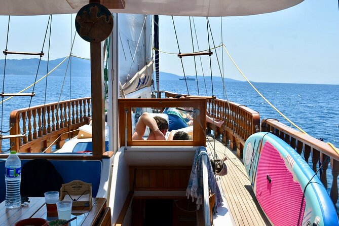 All-Inclusive Sailing Cruise-Skiathos & Nearby Islands with Lunch - Space, shade, and the feel of Nireas
