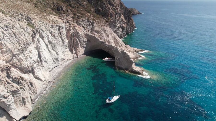 Antiparos: Private Sailing Cruise with Swim Stops and Lunch - What the private price really buys you