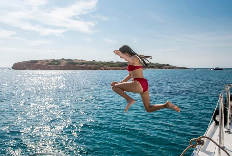 Athens: Half-Day Morning Catamaran Cruise with Meal & Drinks - Timing, wind, and practical limits