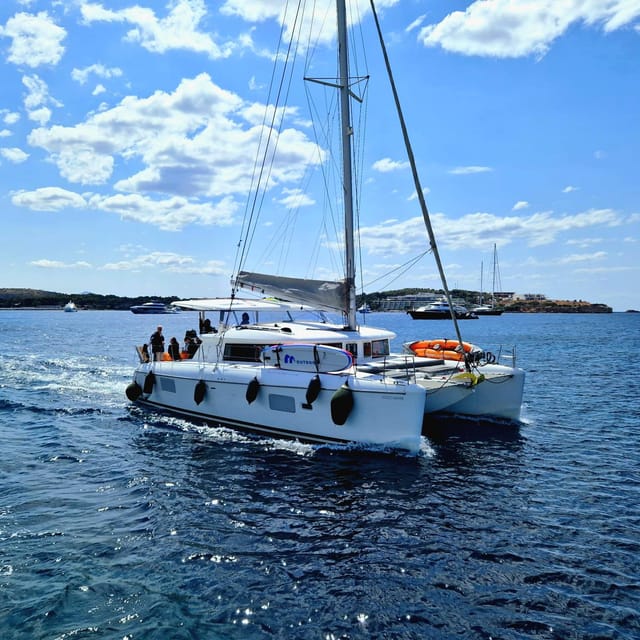 Athens: Riviera Catamaran Tour with Fresh Meal and Drinks - Quick takeaways
