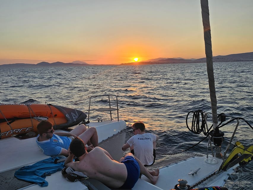 Athens: Riviera Catamaran Tour with Fresh Meal and Drinks - The seven-dish lunch is a major part of the value