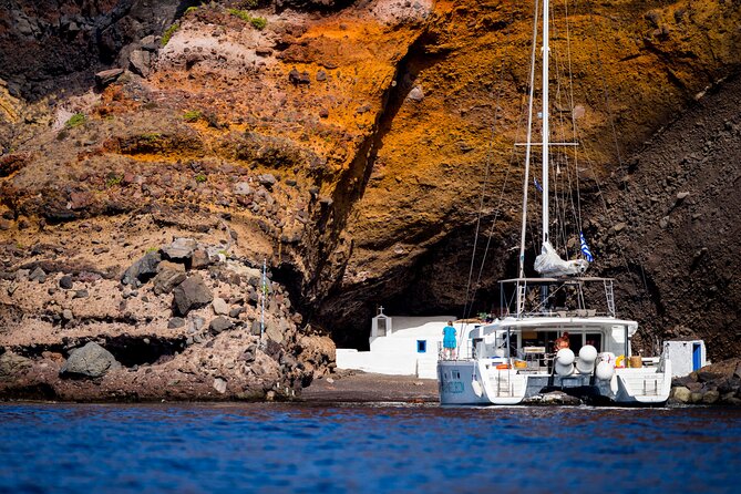 Beautiful Day Catamaran Caldera Cruise incl. Meal & Drinks - What the $114.89 price really covers
