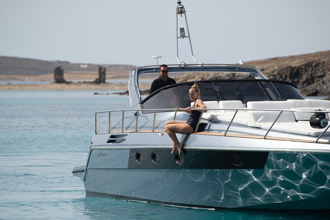 Boat - yacht tours at Mykonos - What the price means for a group of 10