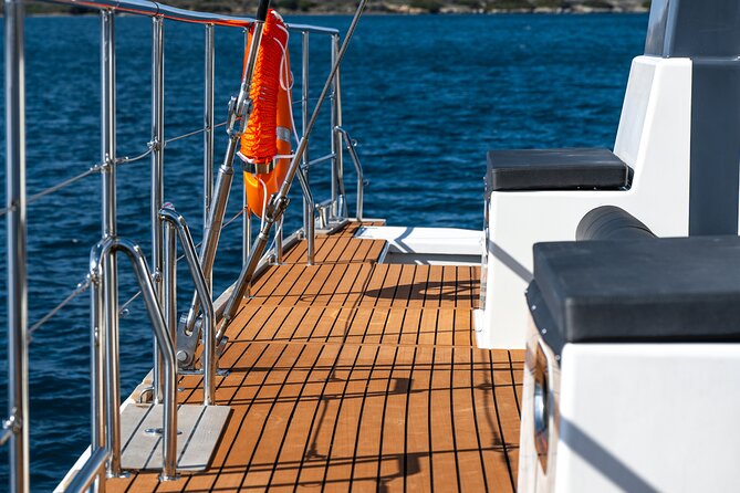 Comfort Max Catamaran Caldera Cruise with BBQ and Drinks - Is the $72.41 price good value?
