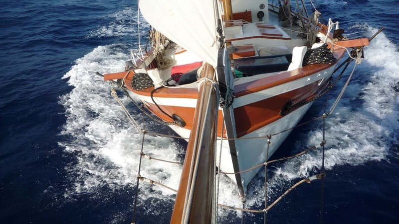 Corfu: Sunset Cruise on a Traditional Wooden Sailing Yacht - The first views: Corfu’s old fortress and Garitsa Bay