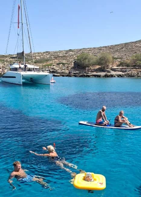 Dia Island Catamaran – Premium Lunch, Open Bar, Small Group - Who will get the most from this cruise