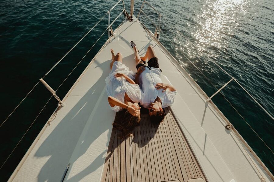 Dia Island: Semi-Private Full Day Sailing Trip with meal - Key points at a glance