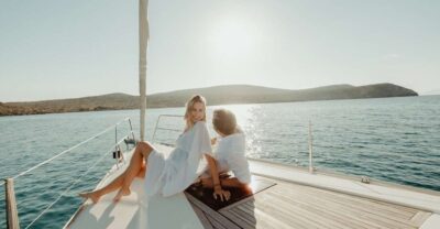 Dia Island: Semi-Private Full Day Sailing Trip with meal