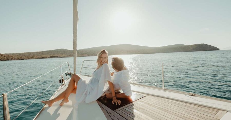 Dia Island: Semi-Private Full Day Sailing Trip with meal - Four hours beside Dia Island
