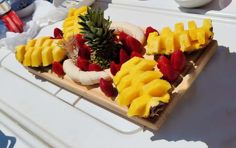 Dia Sailing Cruise With All-inclusive Meal And Drinks - What the $76 price really covers