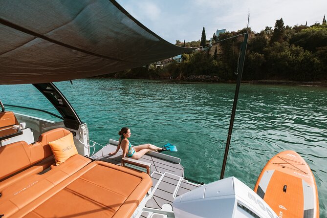 Discover the beauty of the Messinian Inousses Islands on a Yacht - Methoni Castle and Bourtzi from the sea