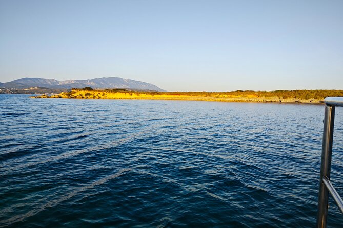 Dreamy Sails - Sunset Tour With Dinner And Wine - Group size, comfort, and atmosphere