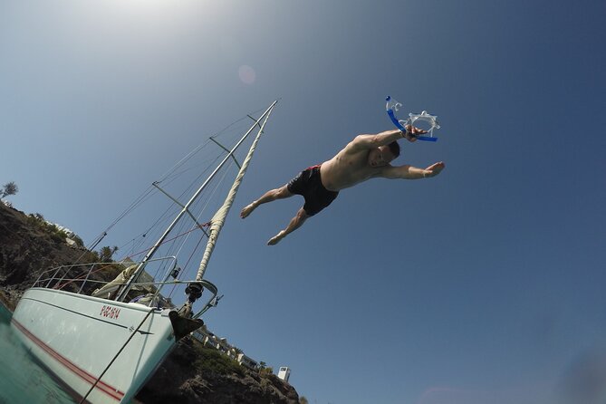From Heraklion : Small Group 5,5 hours Sailing Trip to Dia Island - Sailing toward Dia Island