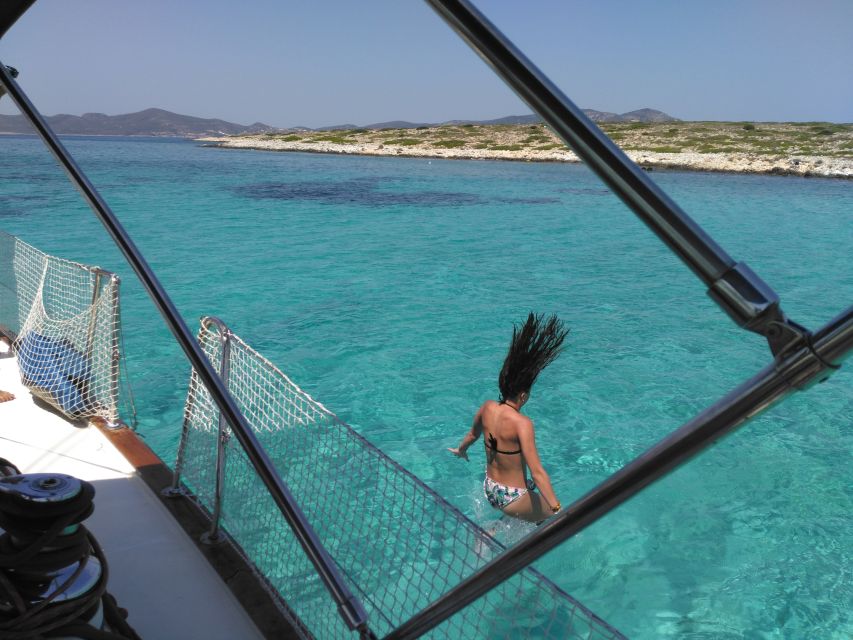 From Paros: Private Sailing Cruise with Lunch and Snorkeling - Antiparos and the final swim