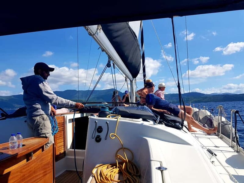 From Skiathos Marina: Yacht Sailing Day Trip with Lunch - Lunch in Neo Klima and what is included