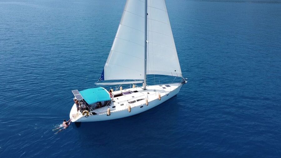 Gouvia: Corfu Island Sailing Trip with Snack and Soft Drinks - Gialiskari brings the main swimming session