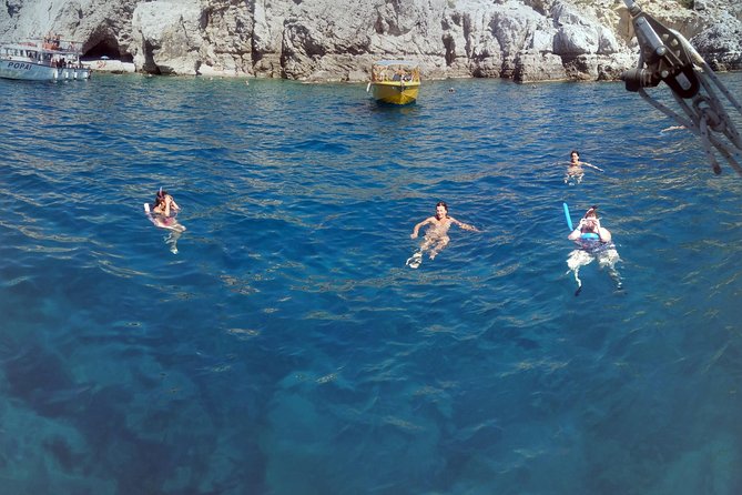 Greek Shores Snorkel and Sailing Day Trip with Lunch - Sailing, comfort, and the small-group tradeoff
