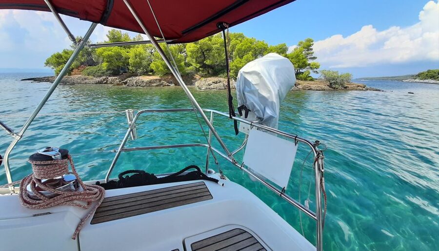 Halkidiki: 7 Hours Private Cruise with Sailing Boat - Kelyfos island and the first swim