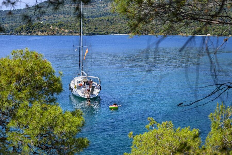 Halkidiki: Private Sailing Yacht Cruise Swim in Blue Waters - The 7-hour route toward Sithonia and Kelyfos