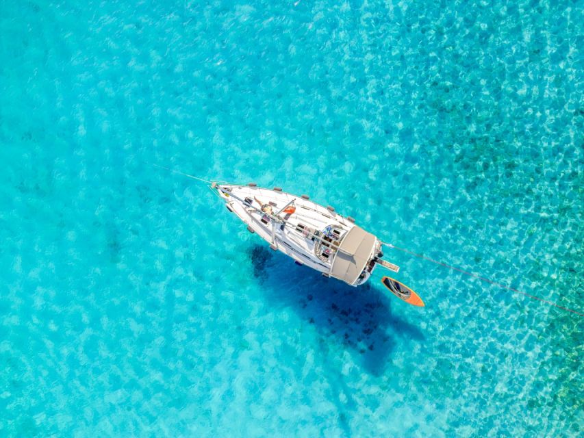 Halkidiki: Private Sailing Yacht Cruise Swim in Blue Waters - Lunch, swimming, and what the day feels like