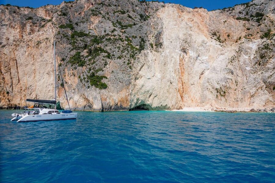 Heraklion: Catamaran Sailing to Dia island - Should you book the Dia Island catamaran?