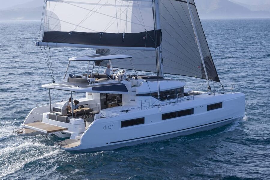Heraklion: Dia Island Luxury Catamaran Cruise with Meal - A Mediterranean lunch served on board