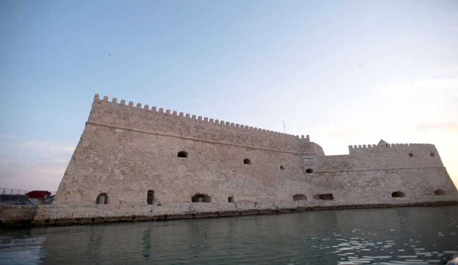 Heraklion: Private sailing to Dia Island with Lunch - Lunch on the boat, with one important price detail