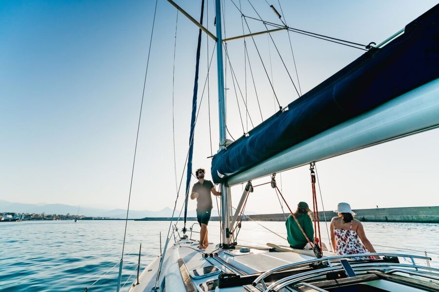 Heraklion: Sailboat Cruise to Dia Island with Drinks & Lunch - Who should book this experience?