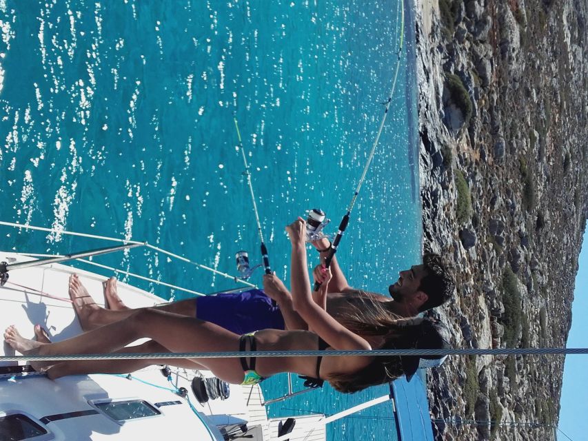 Heraklion: Sailboat Cruise to Dia Island with Drinks & Lunch - Arriving at Dia Island and getting in the water