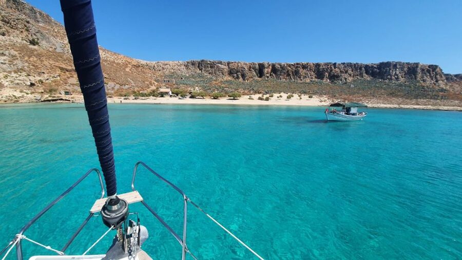 Kissamos: Catamaran Cruise to Balos & Gramvousa with Lunch - Shared cruise or private catamaran?