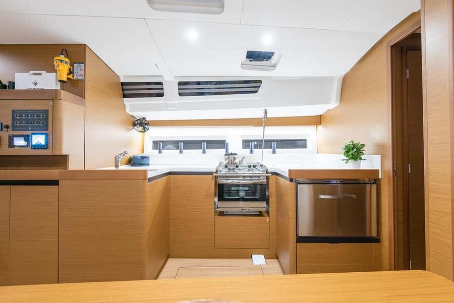 Luxury Sailing Cruise in Agios Nikolaos: Half-Day & Full-Day - What changes on the full-day trip