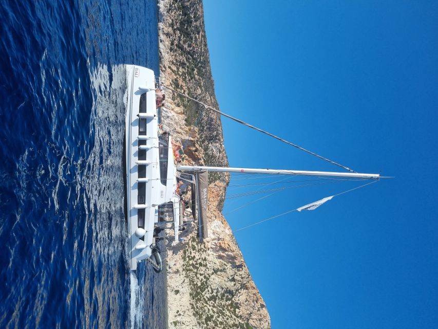Milos: Full-Day Catamaran Cruise with Food and Open Bar - Kalogries, Sykia Cave, and the approach to Kleftiko