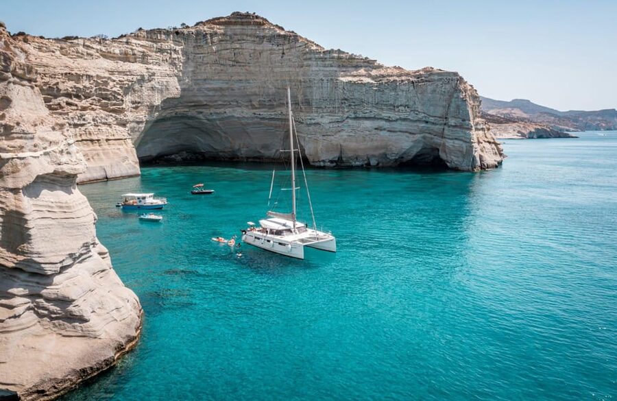 Milos: Full Day Luxury Catamaran with Full Meal & Open Bar - Adamantas to Sarakiniko: the opening view