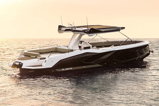 ❖ Milos: Small Group Yacht Tour—Kleftiko Sarakiniko Poliegos - Why this five-hour cruise works for Milos