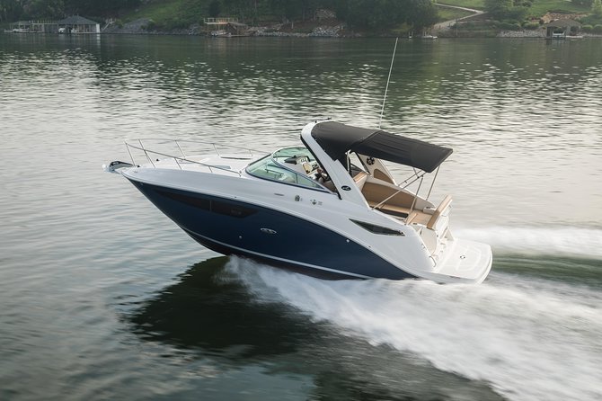 Motor Yacht (2020)Luxury Private Cruise Around Santorini - One hour on small Thirassia