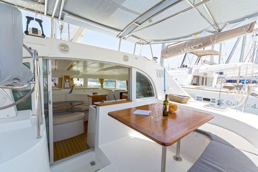 Mykonos: Catamaran Cruise With Meal and Drinks - Lunch, wine, and the practical value of the price