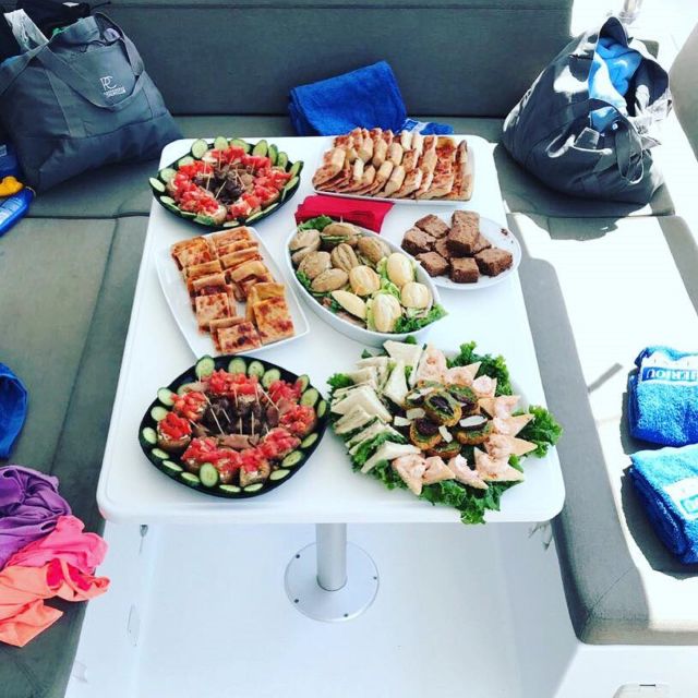 Mykonos: Full-Day Catamaran Cruise with Fresh Lunch - A full day on the water from Kalafatis Beach