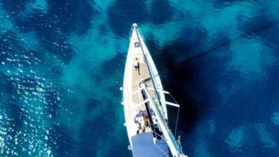 Small Cyclades Sailing Trip with Lunch & Drinks