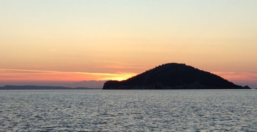 Neos Marmaras: Sunset West Sithonia Islets Sailboat Tour - What the $57 price includes
