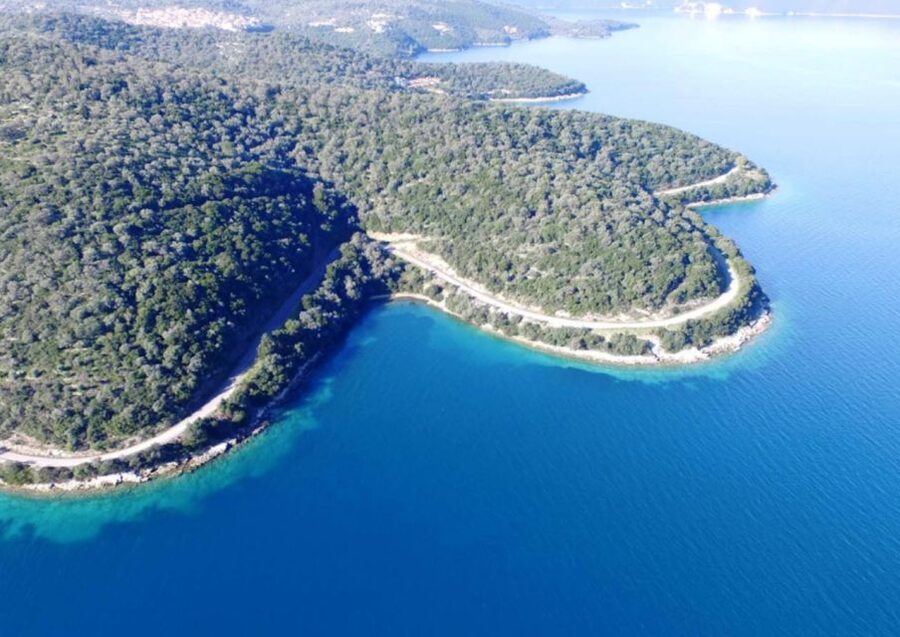Nydri: Full-Day Sailing Cruise with Swim Stops & Meal - Why this Nydri sailing day works