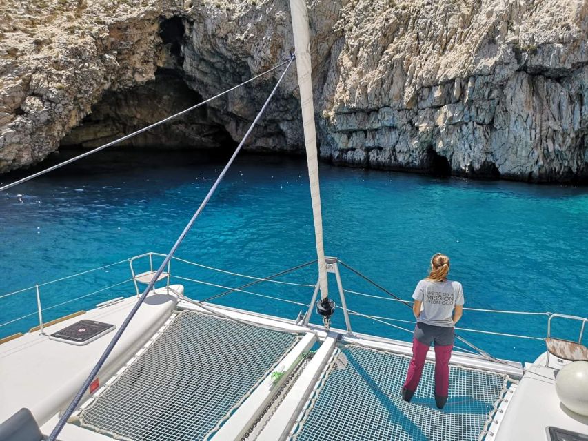 Paros: Catamaran Cruise with Swimming, Meal and Drinks - Faneromeni Beach and the southern side of Antiparos