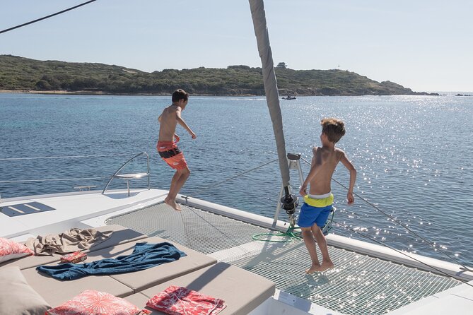 Private 5-Hour Cruise on Brand-New Luxury Catamaran in Mykonos - Rhenia: ruins, clear water, and no residents