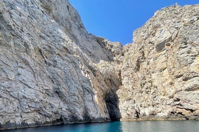 Private Caldera Cruise with Motor Yacht in Santorini - What the private Elixir cruise actually feels like