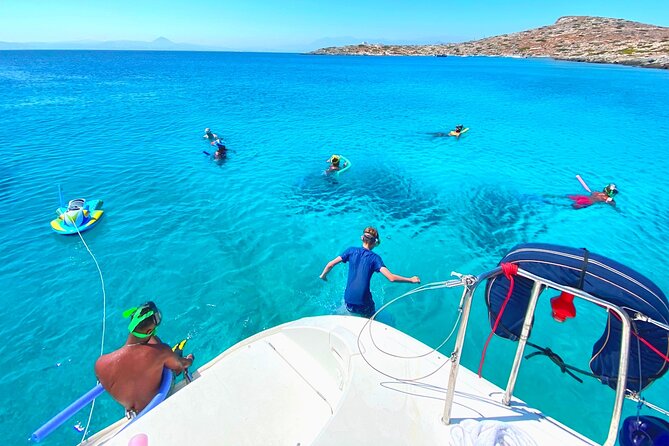 Rethymno Catamaran Cruise: Healthy Lunch & Open Bar - Space, music, and the feel of the catamaran