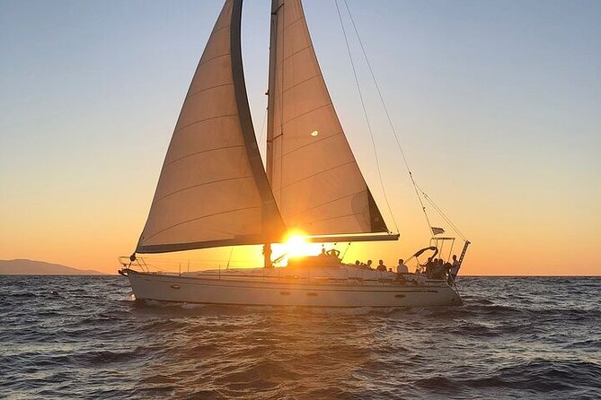 Romantic Luxury Sunset sailing - Service and special occasions