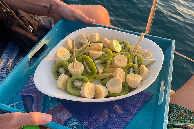 Romantic Luxury Sunset sailing - Sailing toward Dia Island as the light changes