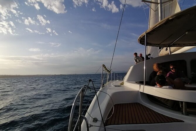 Sailing Catamaran day cruise - Rhodes with lunch & drinks - Six hours at sea: the rhythm of the outing