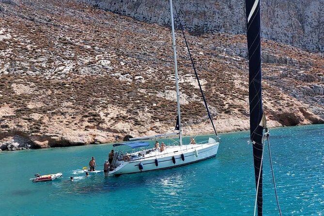 Sailing day to Dia island - The one-hour crossing to Dia island