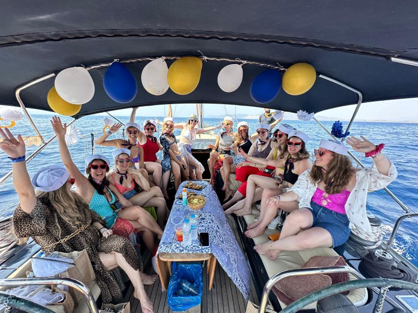 Sailing & gastronomy experience across the Athenian Riviera - Why this Athenian Riviera cruise feels different
